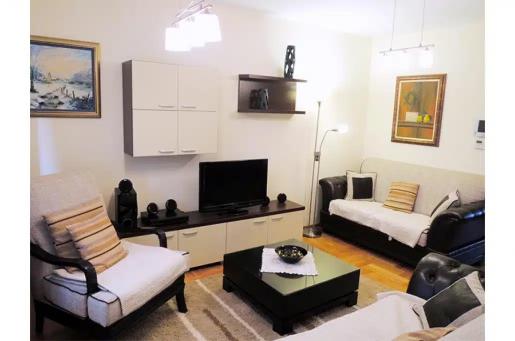 Lep stan sa svojim parkingom - Stan - Prodaja - Zlatibor