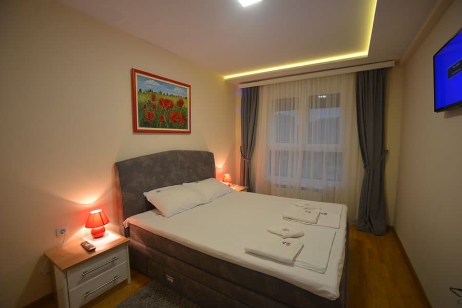 Stan u centru sa garažom - Stan - Prodaja - Zlatibor